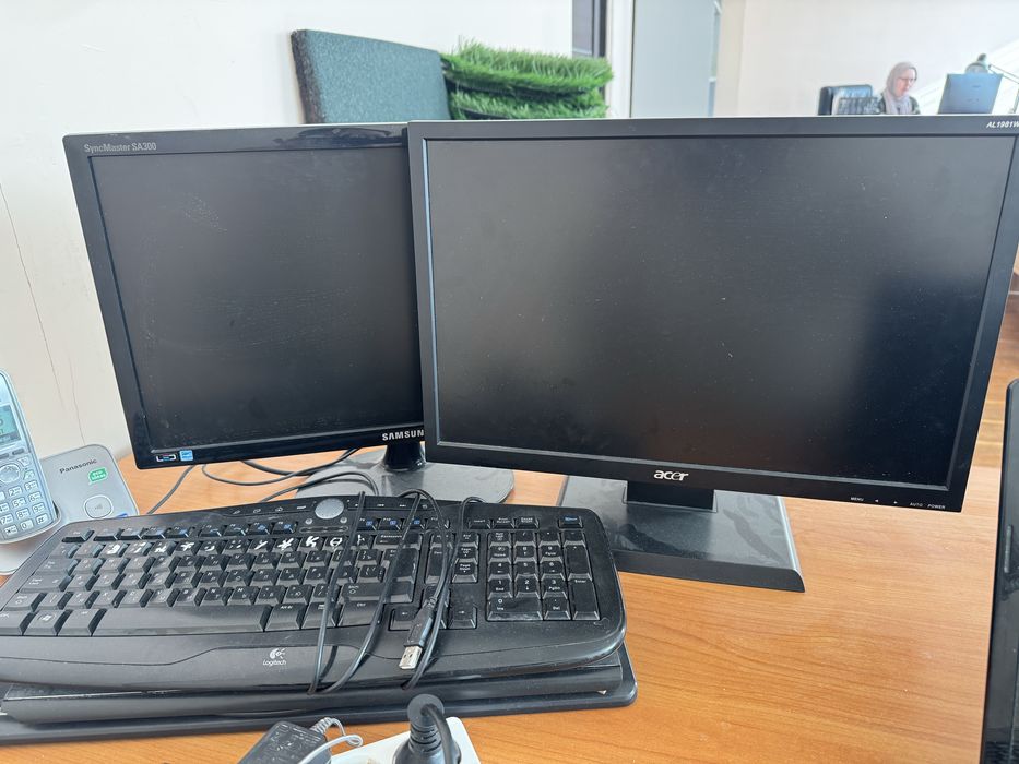 Мониторы и клавиатуры