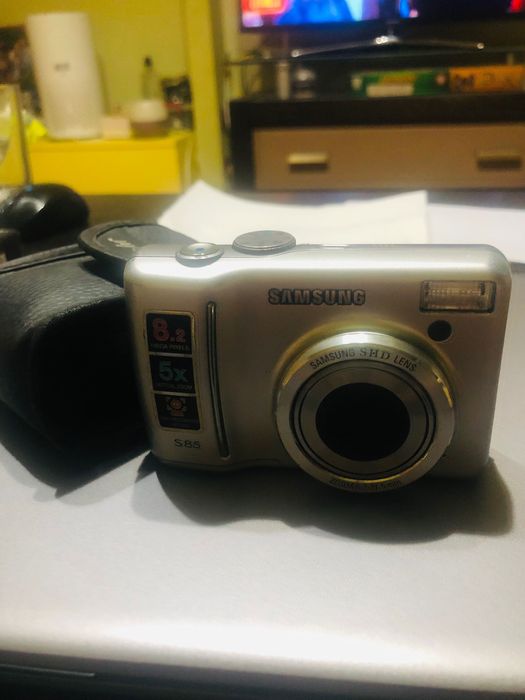 Aparate foto digitale Samsung si HP, impecabile