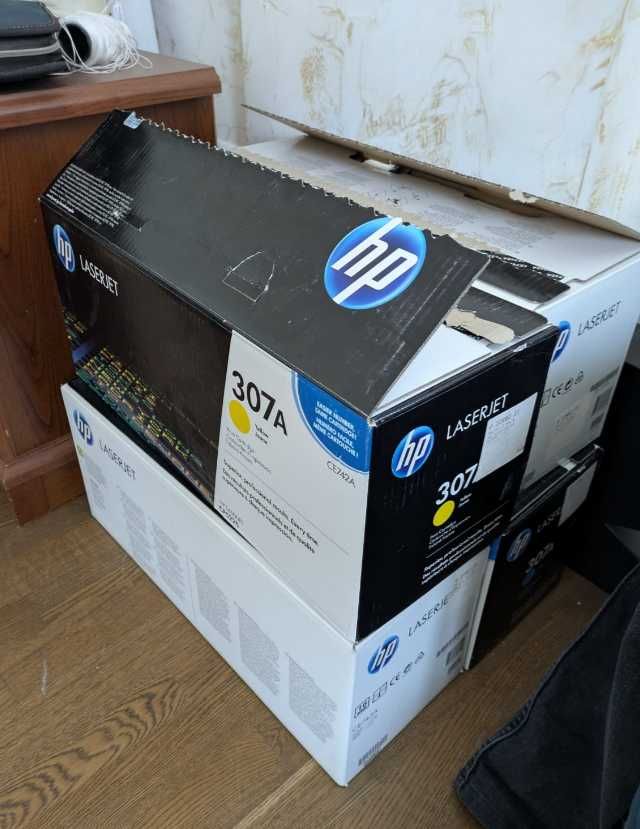 Принтер цветной HP Color LaserJet CP5225n, формат A3