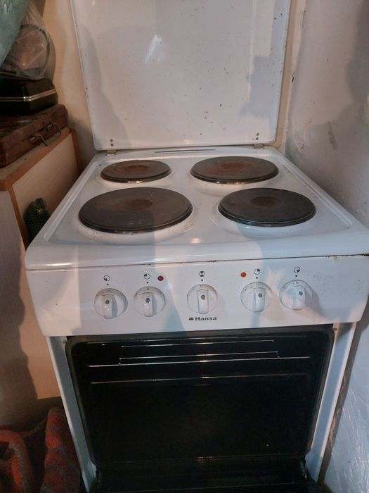Продам плиту Hansa