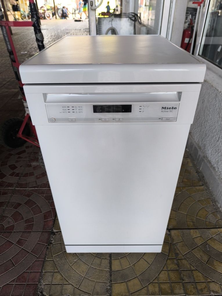 Съдомиялна Miele На 45см. - 9 комплекта.