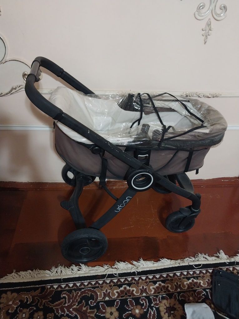 Коляска сотилади