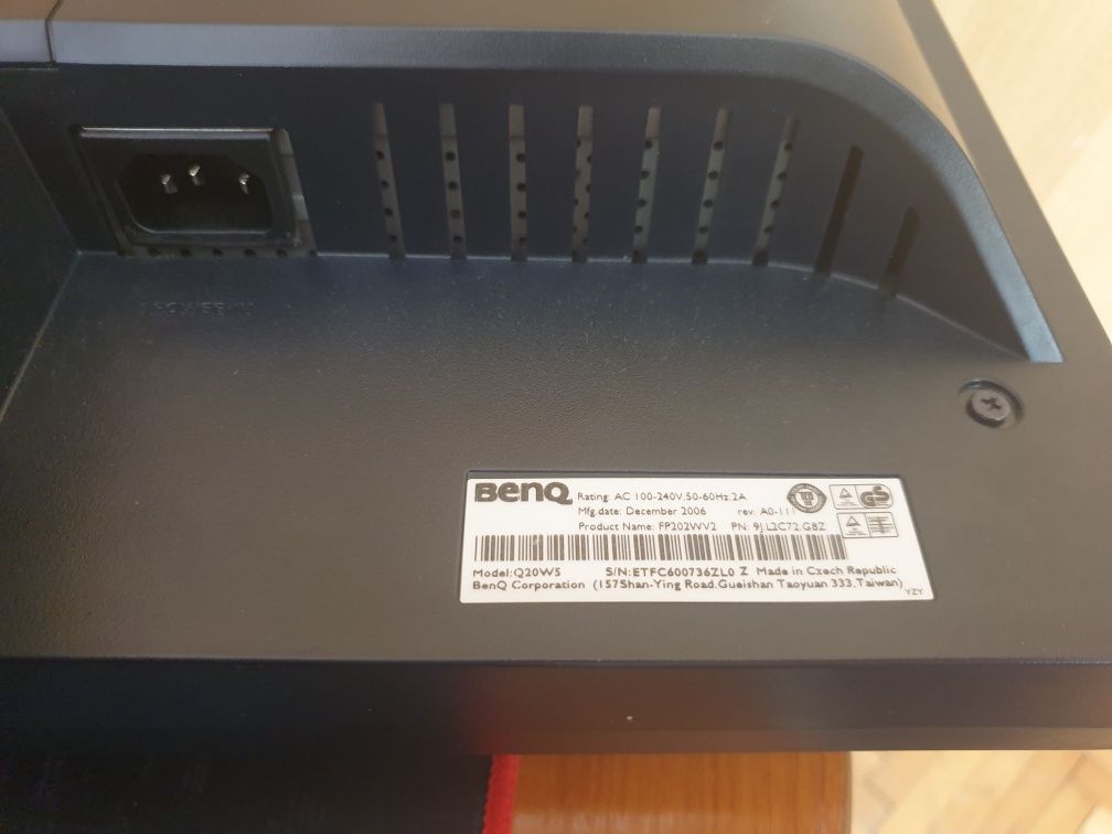 Vând monitor Benq culoare negru 60 Hz, 22 inch
