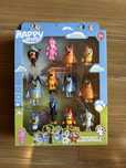 Set cu 12 figurine tip Bluey si familia, NOU