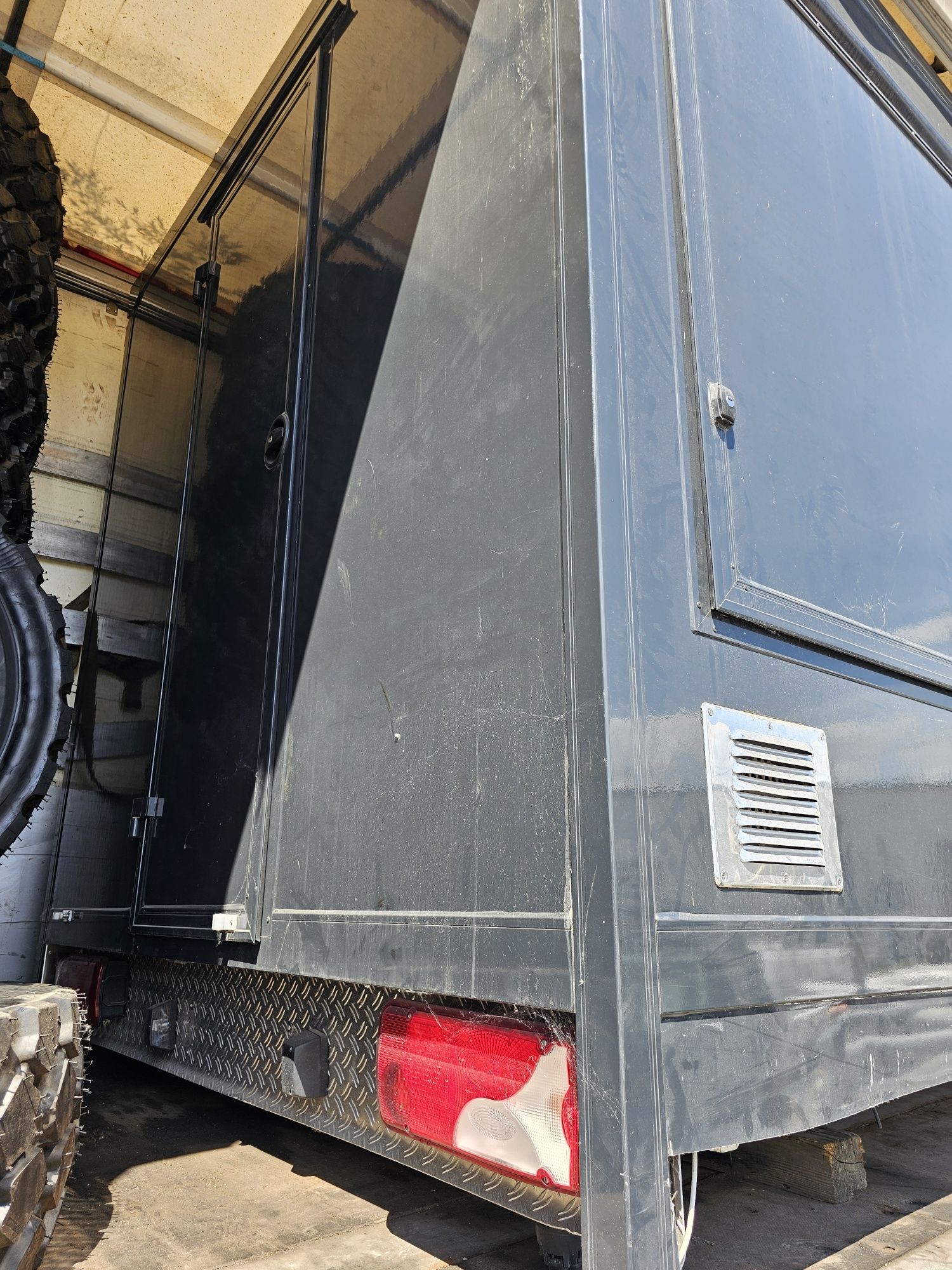 Foodtruck  / Fast Food / Bucatarie