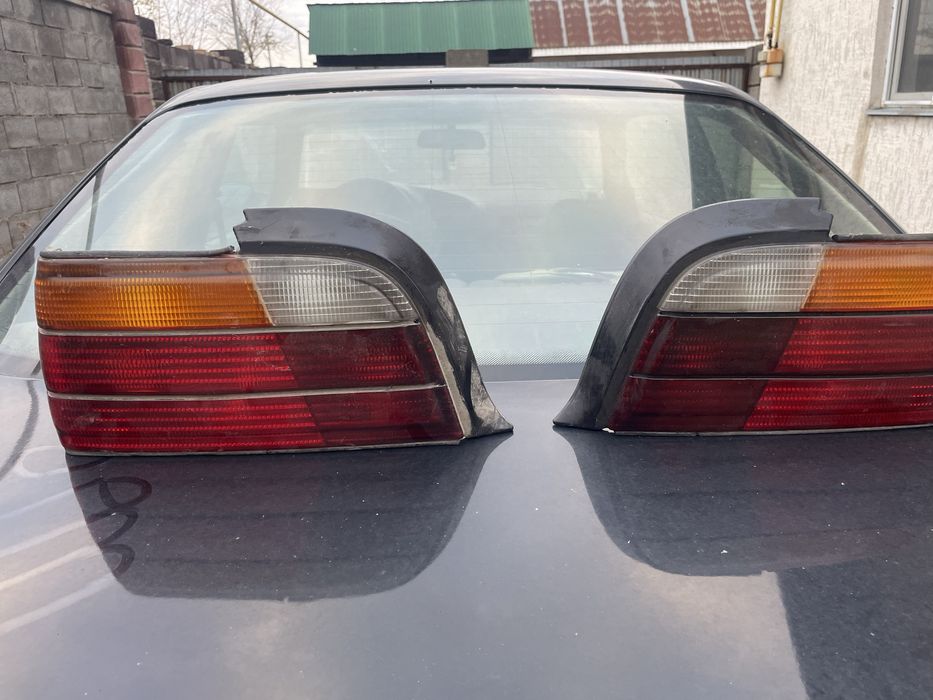 Бмв. Е36. купе  задние  стопы