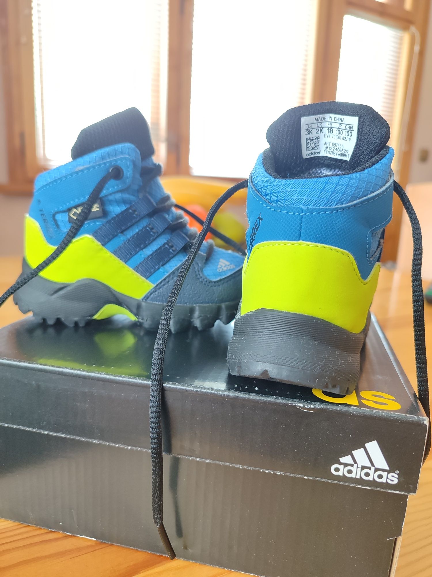 Adidas Terrex mid GTX I.
18 номер, обувани броени пъти от неп