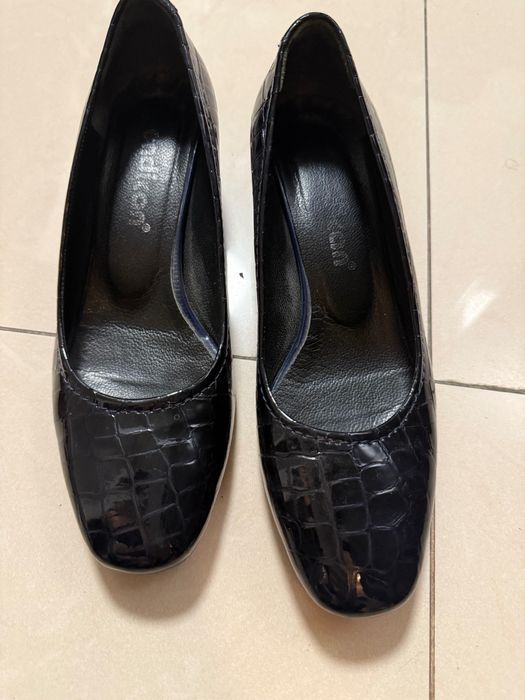 Vand pantofi piele dama, marime 38