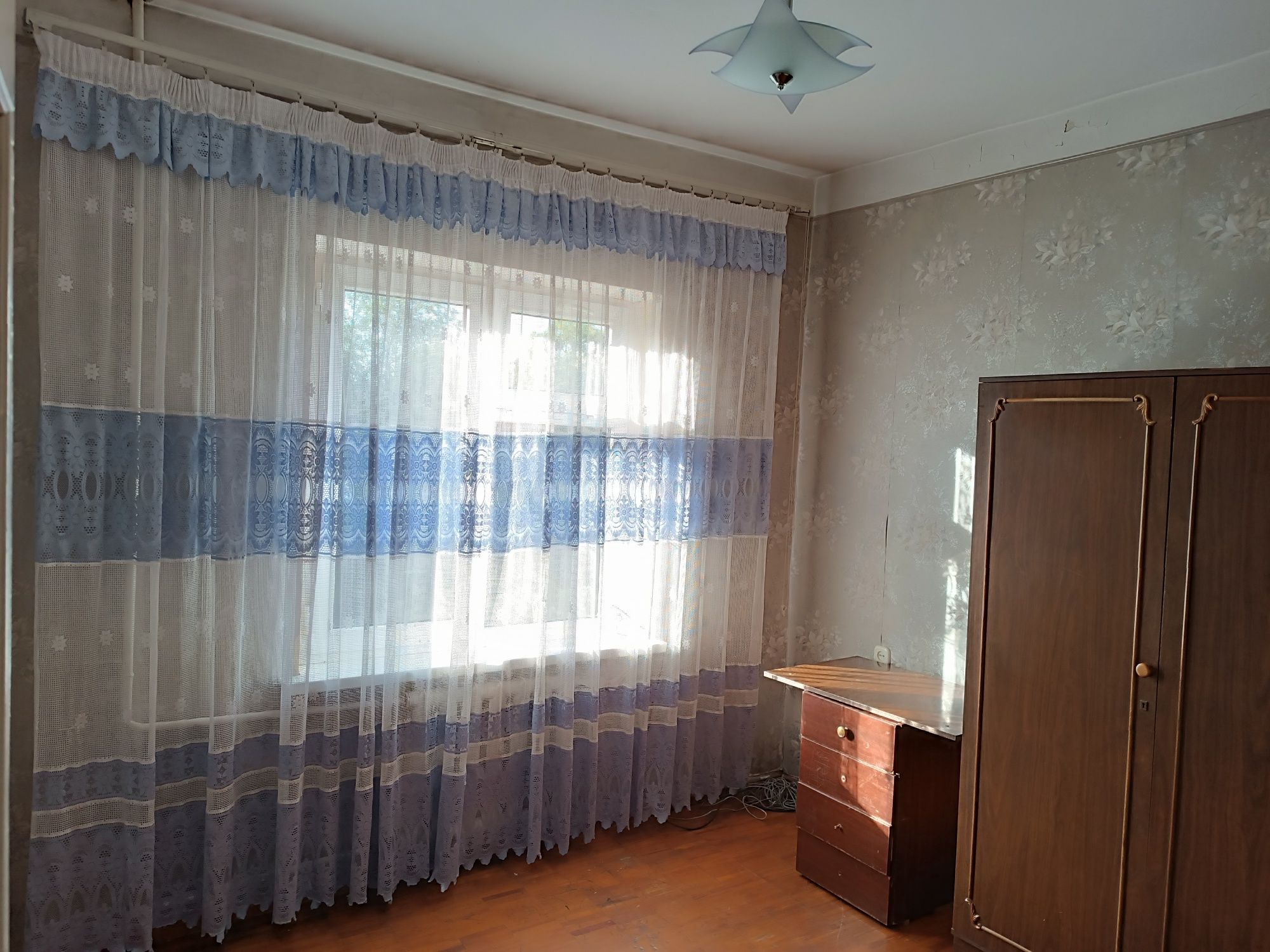 Продаётся квартира. Сергели 3 ярмарка метро 4/4/5.