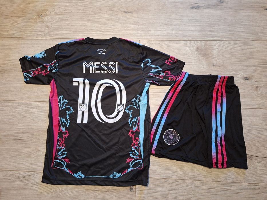 Детски екип на Меси Интер Маями специално издание!!!