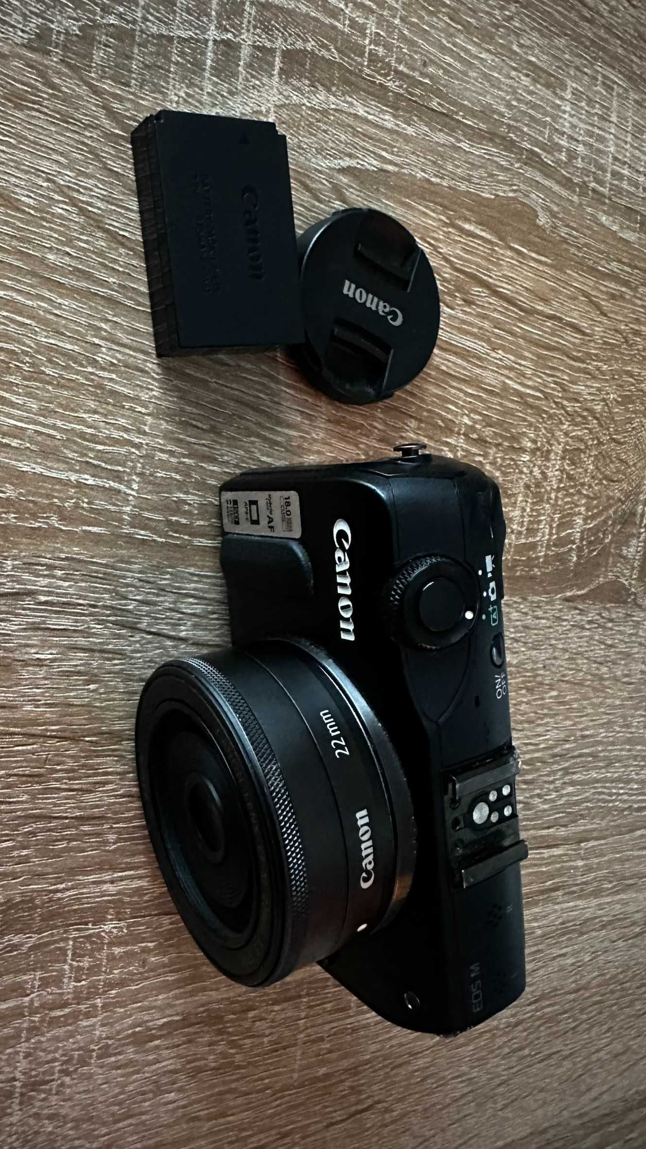 Canon EOS M + Obiectiv Canon 22mm EF-M 1:2 STM aparat foto mirrorless