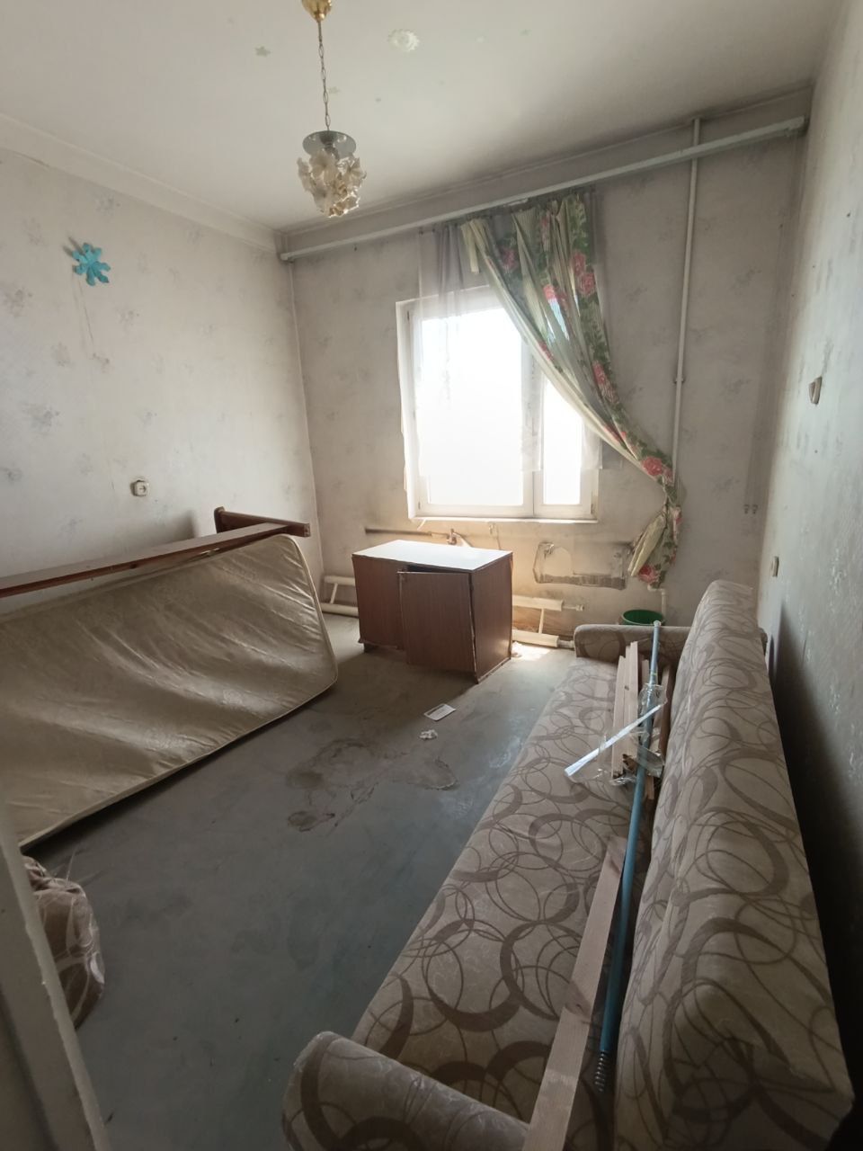 Продаётся 4-х комнатная квартира в Сергели 6