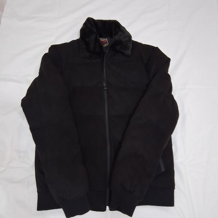 Мъжко черно яке.