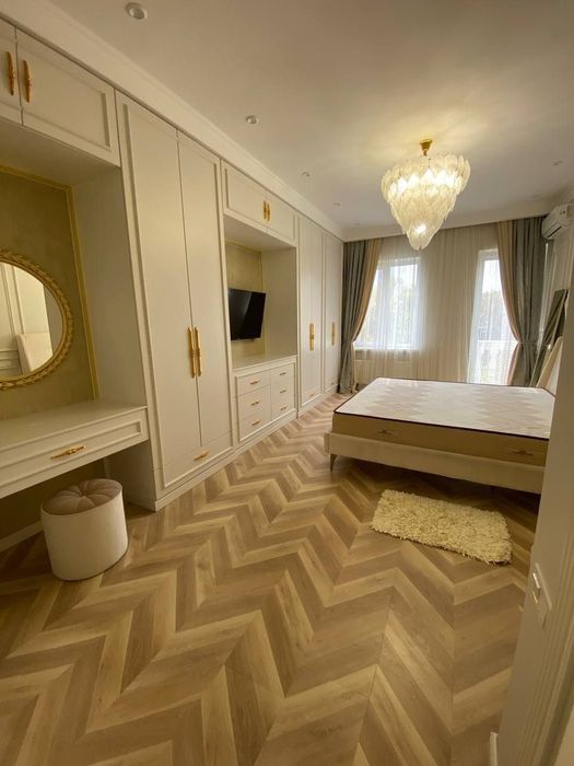 Продается 4/4/10 в Элитном комплексе "Лондон", стадион Старт