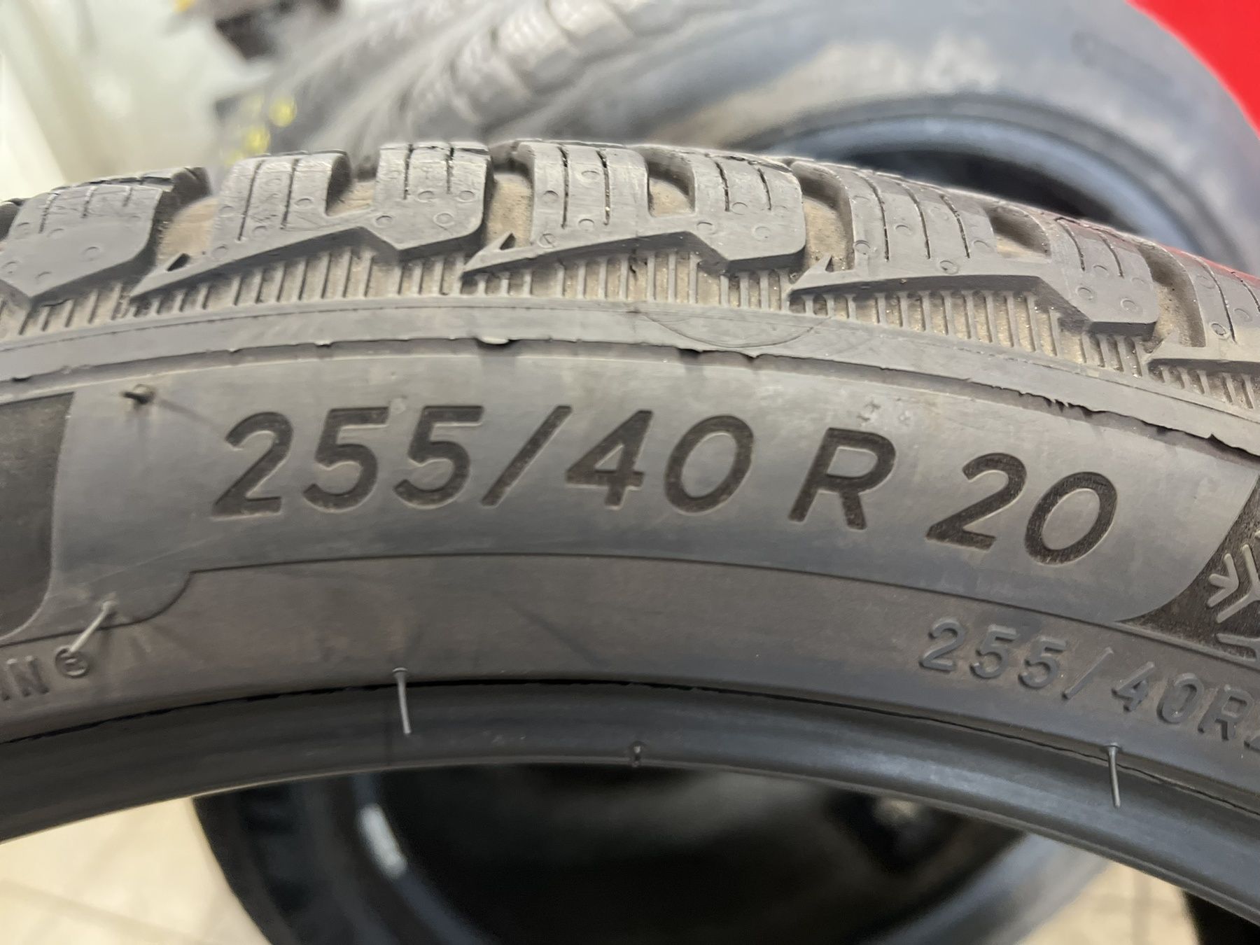 Зимни гуми 255/40 R20 Michelin