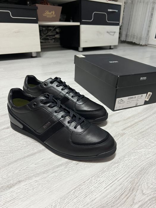 Нови обувки Boss