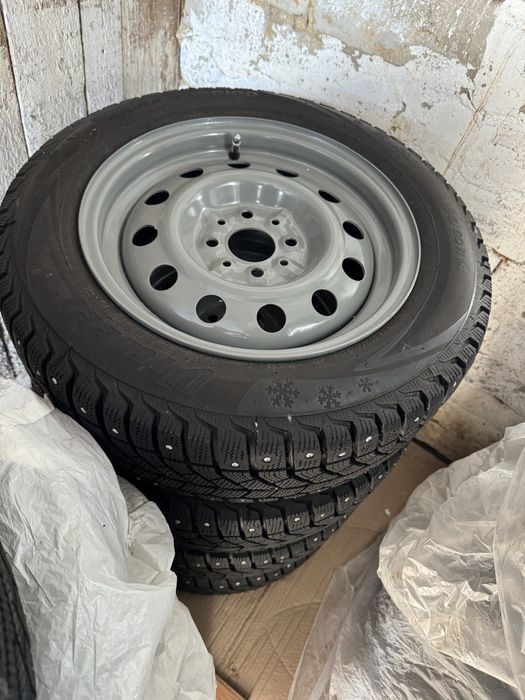 Колеса новые R14 на ваз резина 185/60/14 шипы Viatti