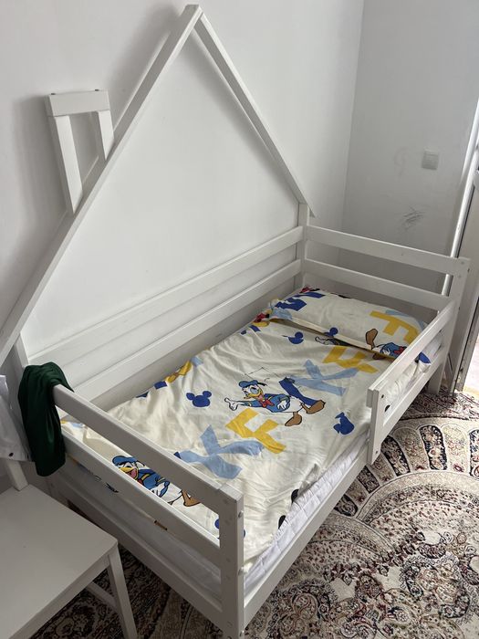 Продам 2  детских кровати в хорошем состояний