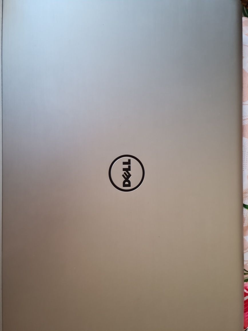 Laptop Dell Inspiron P26E/8gb Ram/i5/display 17