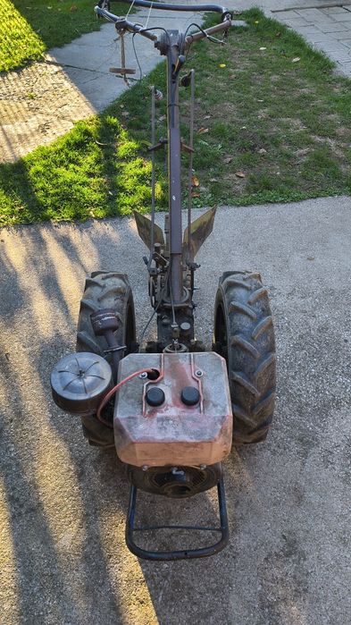 Мотоблок с инвентар