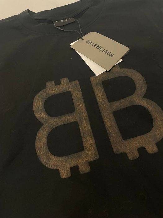 Balenciaga Bitcoin