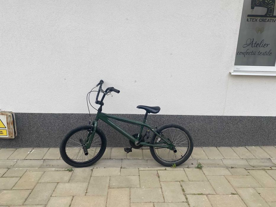 Bicicleta bmx pentru toate varstele