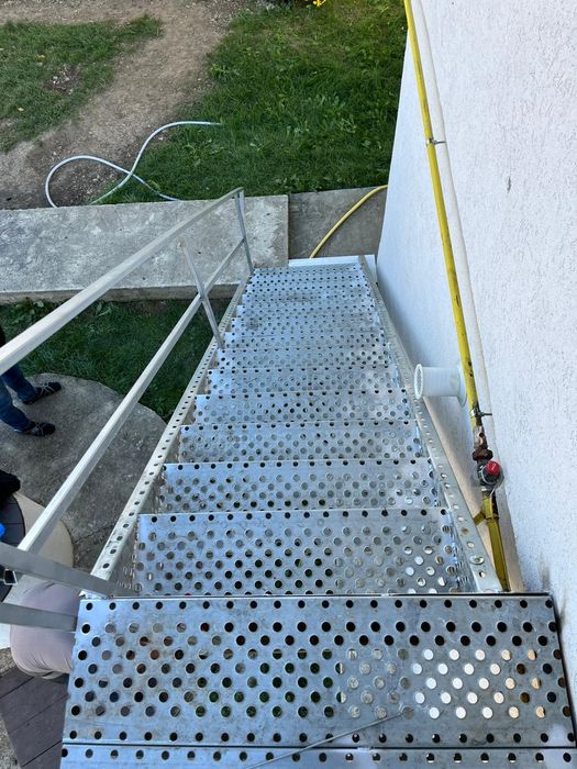 Scari metalice zincate