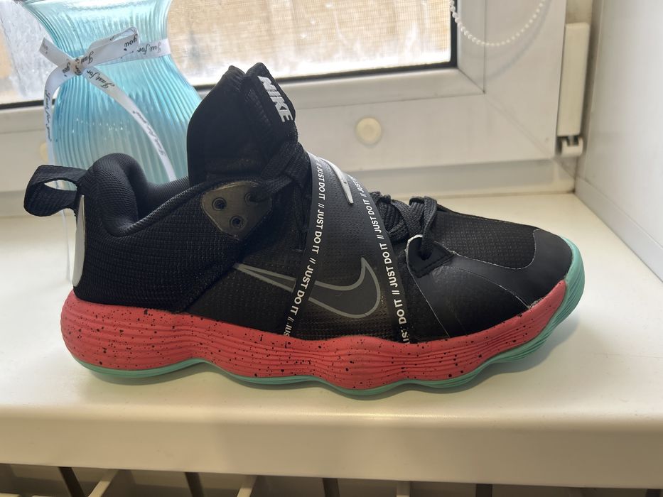 Волейболная кроссовка