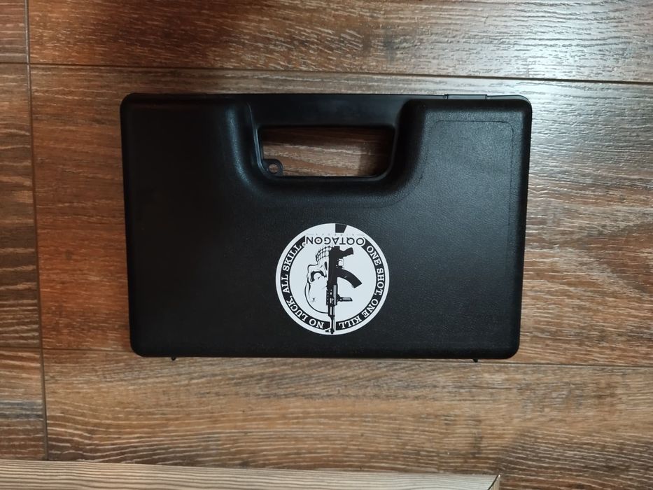 Pistol nou Air Soft Umarex + cutie transport