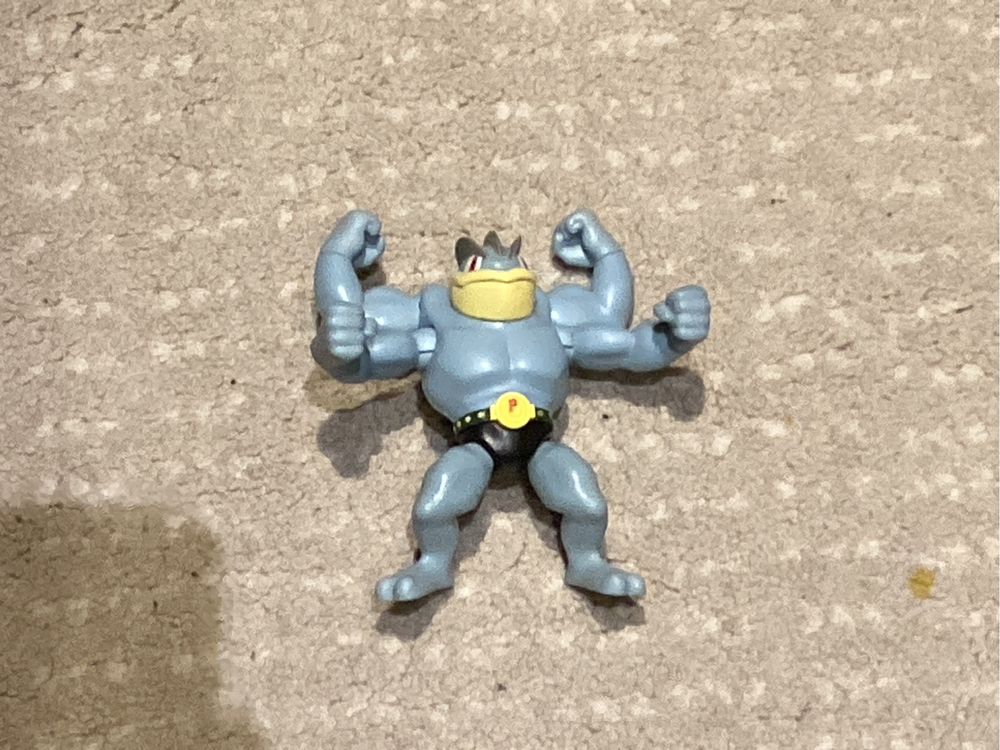 Figurină pokemon machamp