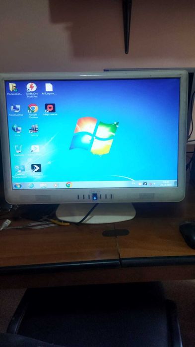 монитор DAYTEK 22 диагональ с колонками