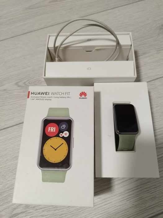 Часовник HUAWEI watch fit