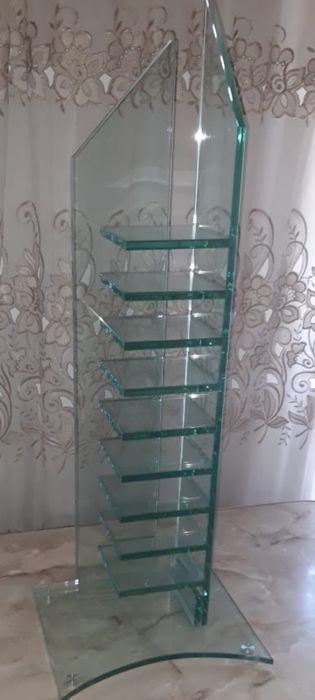 Продам стеклянную полку для магазинов