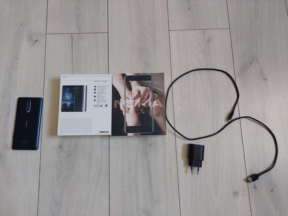 Vand telefon Nokia 8