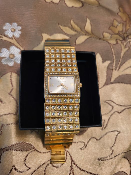 Продам женские часы