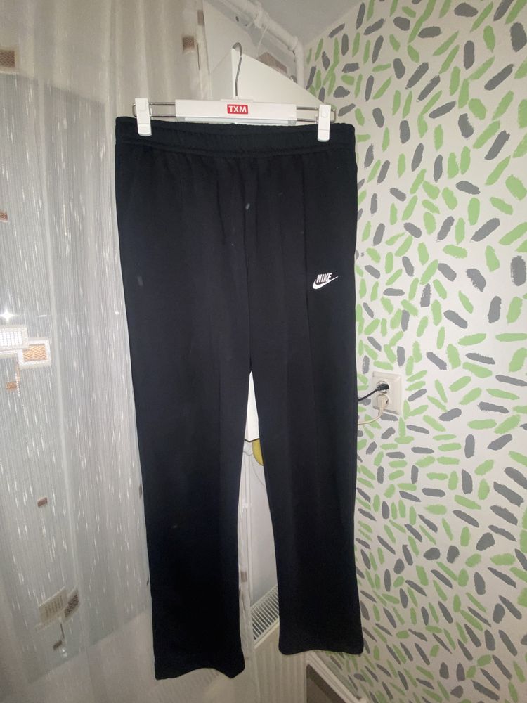 Pantaloni trening barbati Nike