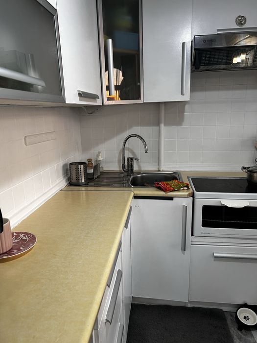 Продам кухню угловую б/у