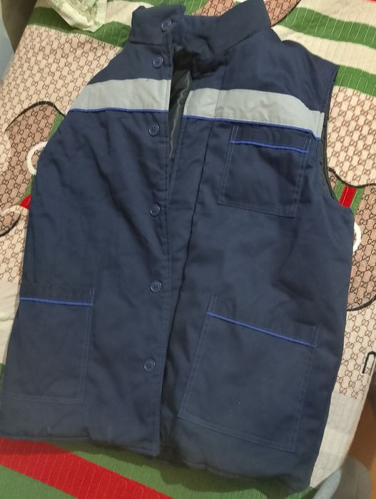 Жилет -мужская без рукавов