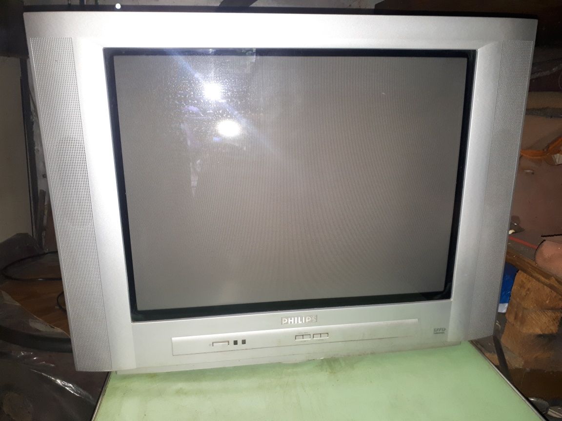 Телевизор Philips 61 см ( 24")