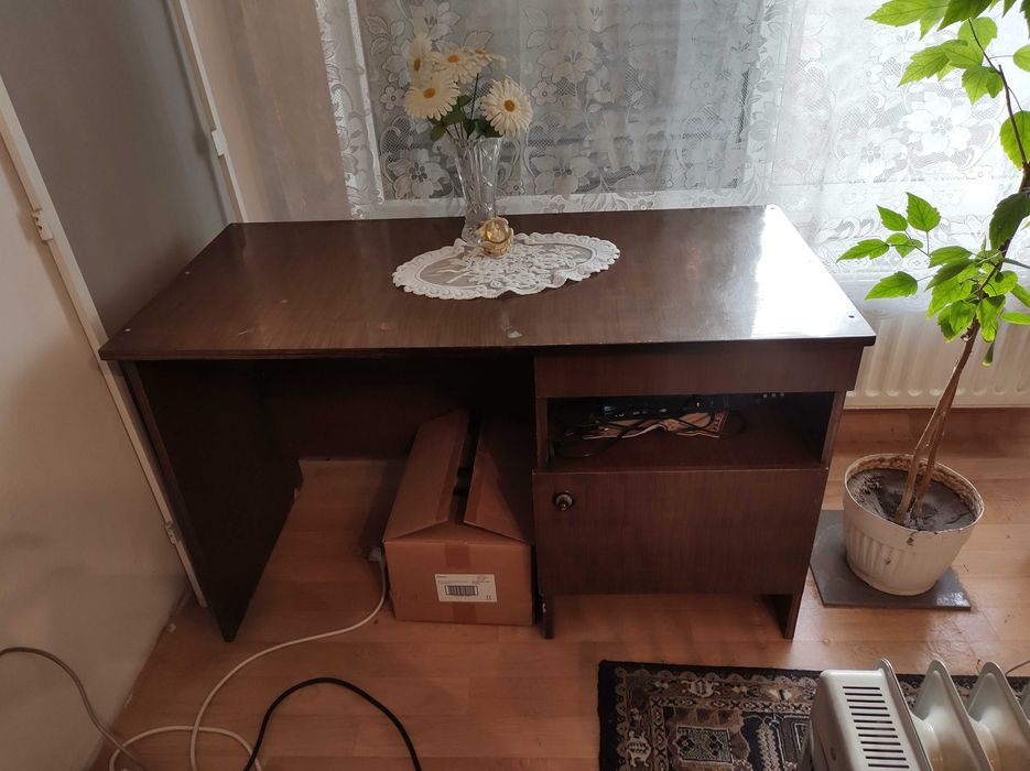 Мебели- диван с фотьойли, маса ,ъглови легла с ракла и секция