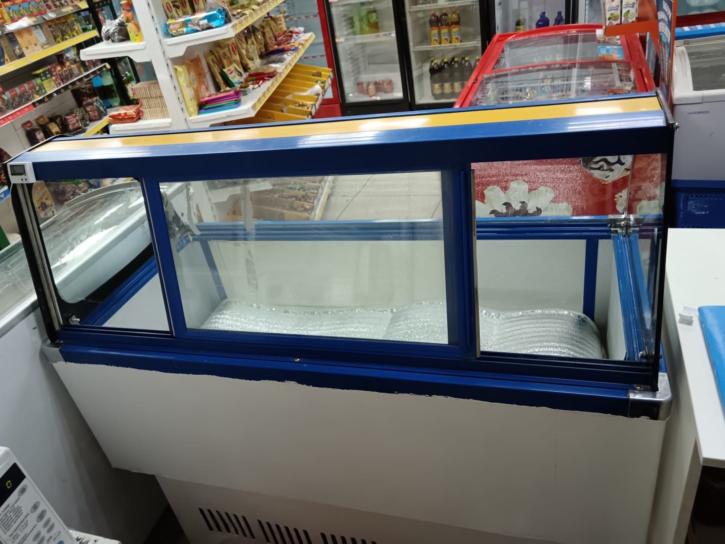 Продам холодильник витриныи удобно для не больших магазинов