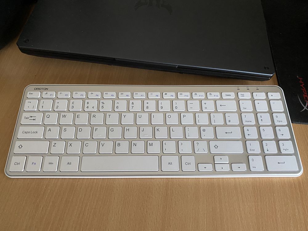 Tastatura compacta wireless