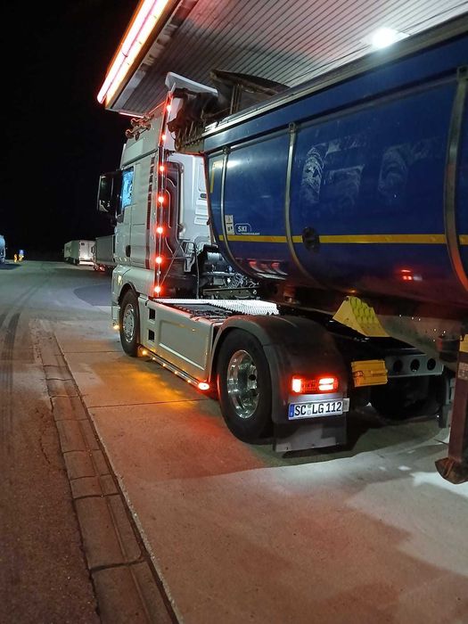 Piese camioane noi și second-hand.