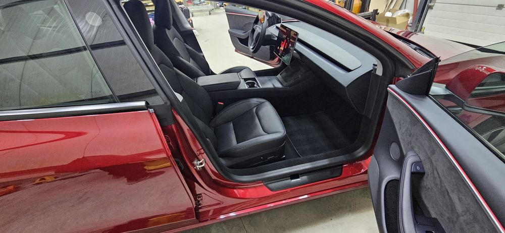 Vand tesla 2024 long range 4x4 highlander 42.000 km