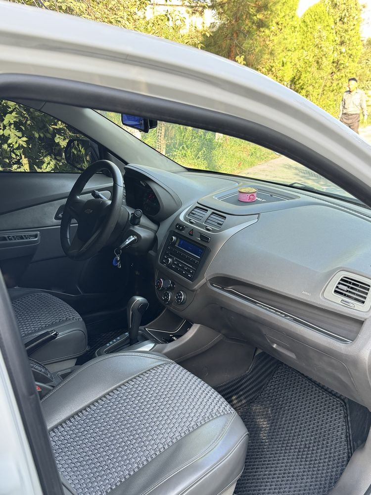 Продаю chevrolet cobalt миднайт