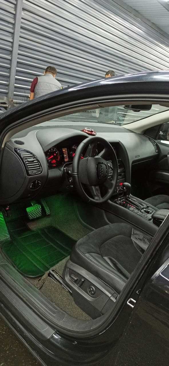 Audi Q7 +metan xolati idial shumka, diska R21,