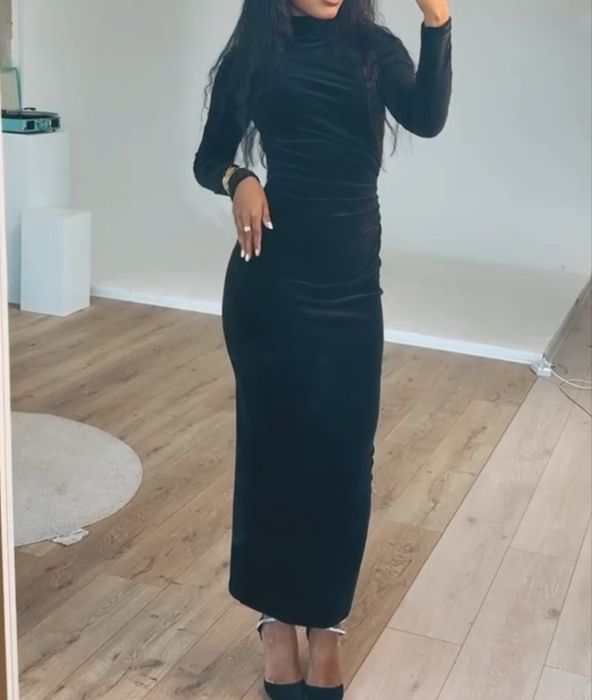 Черная платья новая с этикеткой