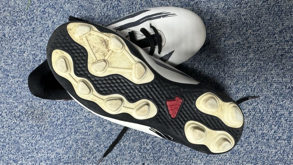 Adidasi cu crampoane 34