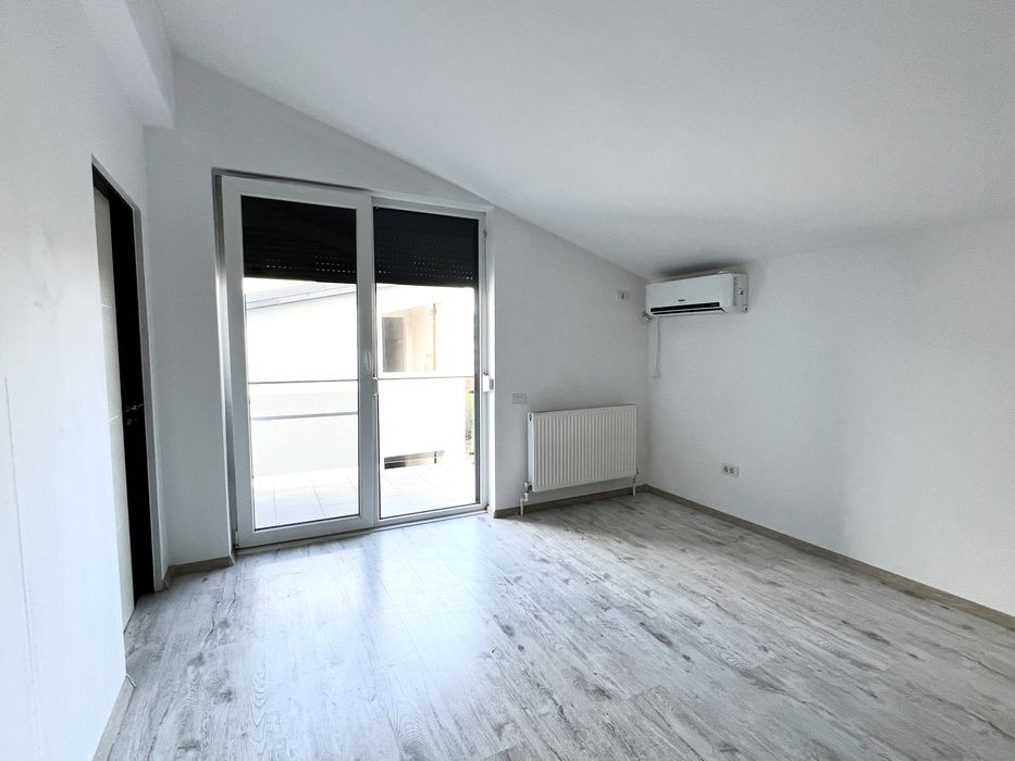 Inchiriez apartament cu 3 camere