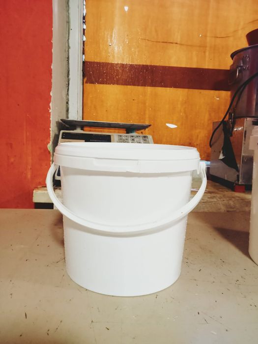 Продам ведра 10 л. 300 тг за штуку 5 л. 200тг за штуку